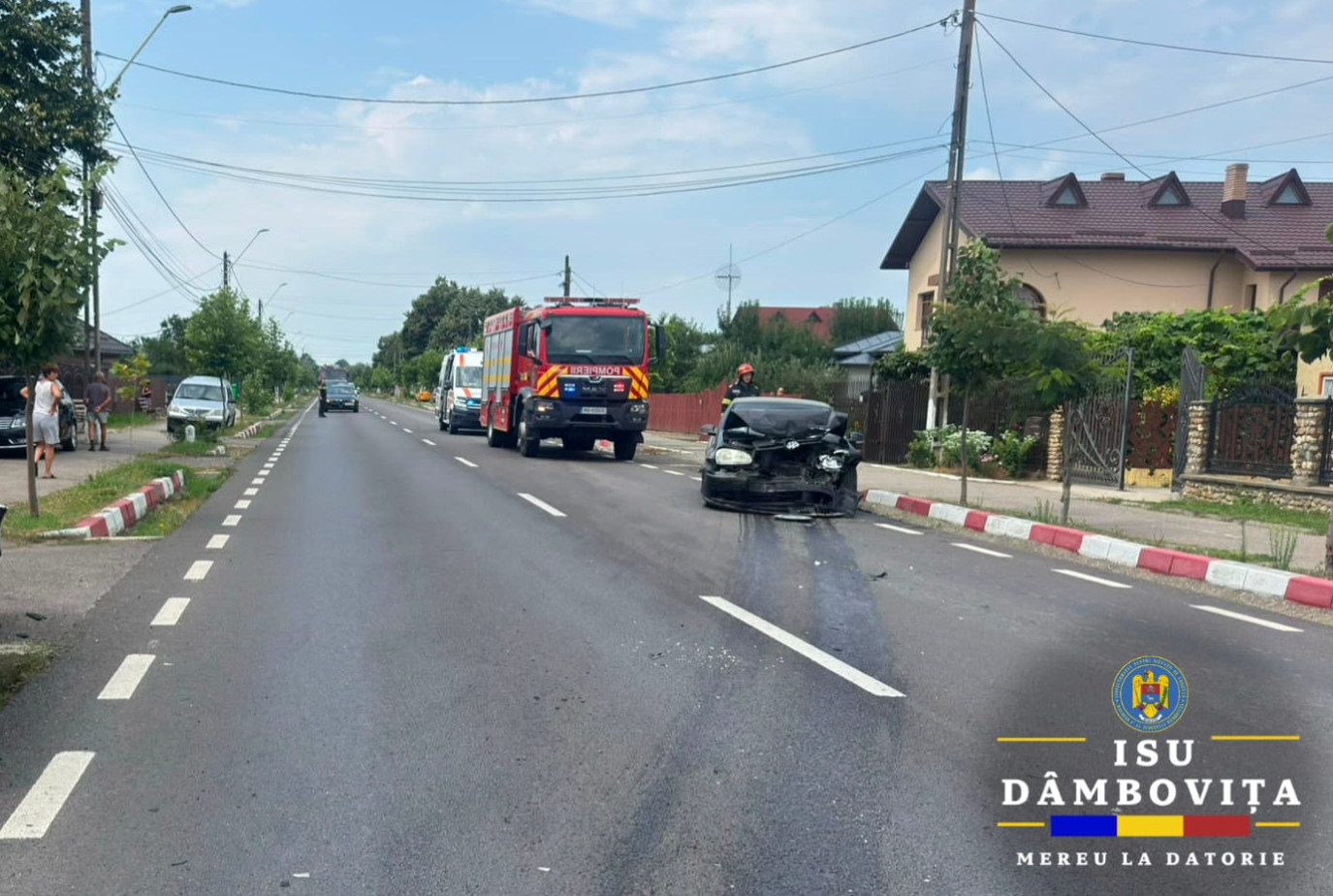 Accident rutier în Găești! Două persoane au ajuns la spital după coliziunea dintre două autoturisme