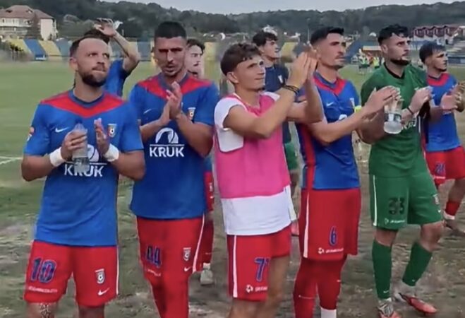 DUMITRACHE LOVEȘTE DE DOUĂ ORI, CHINDIA MERGE ÎN PLAY-OFF! DUMITRACHE LOVEȘTE DE DOUĂ ORI, CHINDIA MERGE ÎN PLAY-OFF!