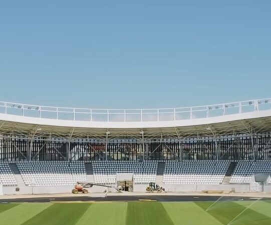 Dâmbovița Arena, aproape de final! Noua arenă de la Târgoviște se pregătește să intre în istoria sportului dâmbovițean Dâmbovița Arena, aproape de final! Noua arenă de la Târgoviște se pregătește să intre în istoria sportului dâmbovițean