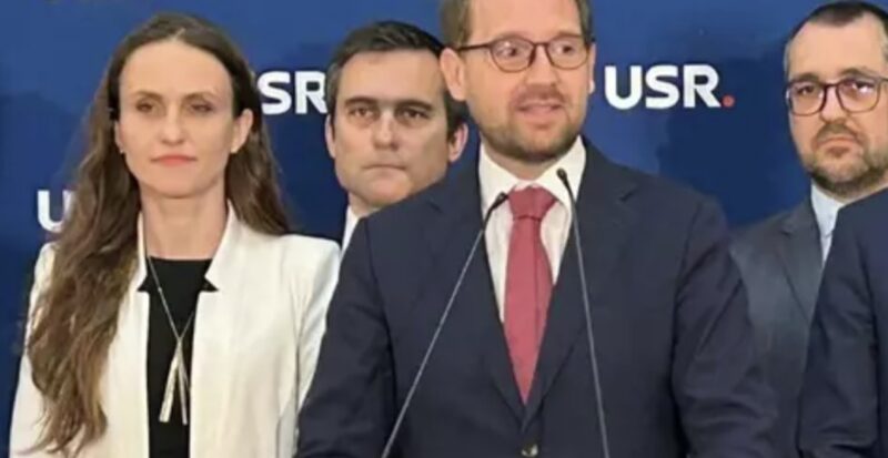 Decizia CCR lovește puternic USR: mandatul lui Dominic Fritz, în pericol. Fuziunea cu PNL devine un scenariu tot mai probabil Decizia CCR lovește puternic USR: mandatul lui Dominic Fritz, în pericol. Fuziunea cu PNL devine un scenariu tot mai probabil