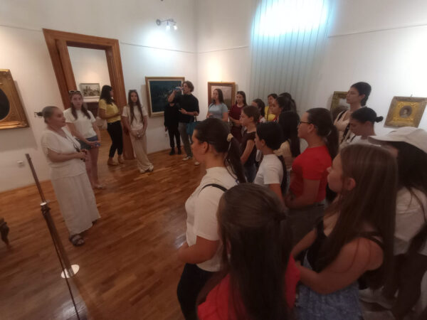 Elevii din Ialoveni, în tabără în Dâmbovița! Consiliul Județean le-a pregătit o vacanță cu istorie, cultură și experiențe memorabile