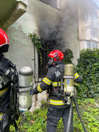 Incendiu la un apartament din Târgoviște