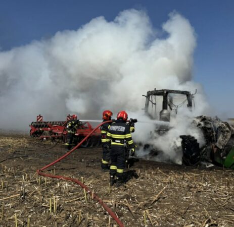 Incendiu la un tractor, în Brezoaia! Pompierii au intervenit cu trei autospeciale Incendiu la un tractor, în Brezoaia! Pompierii au intervenit cu trei autospeciale