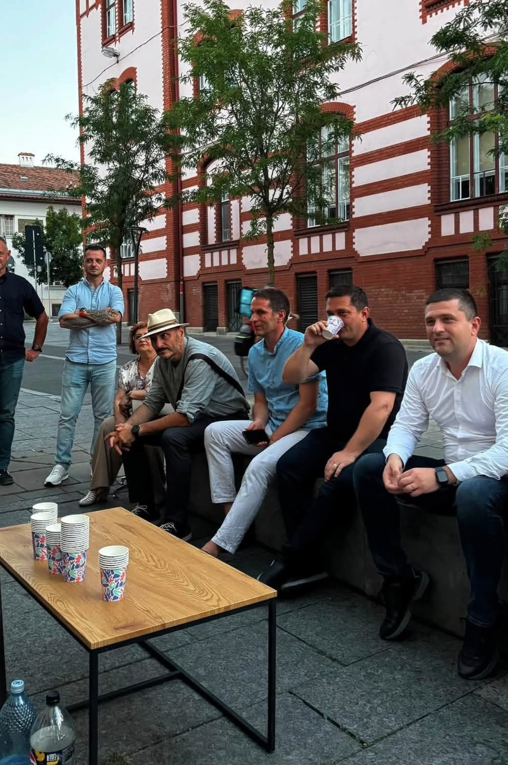 LA CAFEA, LA CLUJ. ÎN MAREA NEAGRĂ, DRONE CU POSIBIL EXPLOZIBIL!