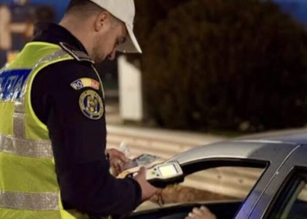 PERICOL PE ȘOSELELE DIN DÂMBOVIȚA: FĂRĂ PERMIS, CU 1,07 MG/L ALCOOL ÎN AERUL EXPIRAT! PERICOL PE ȘOSELELE DIN DÂMBOVIȚA: FĂRĂ PERMIS, CU 1,07 MG/L ALCOOL ÎN AERUL EXPIRAT!