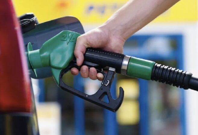 Prețul carburanților a luat-o razna în România: crește de la o zi la Prețul carburanților a luat-o razna în România: crește de la o zi la