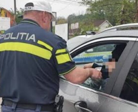 Șofer din Dâmbovița, prins la volan cu un permis fals Șofer din Dâmbovița, prins la volan cu un permis fals
