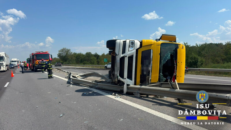 TIR RĂSTURNAT PE A1, LA KM 80! Un bărbat a ajuns la spital TIR RĂSTURNAT PE A1, LA KM 80! Un bărbat a ajuns la spital