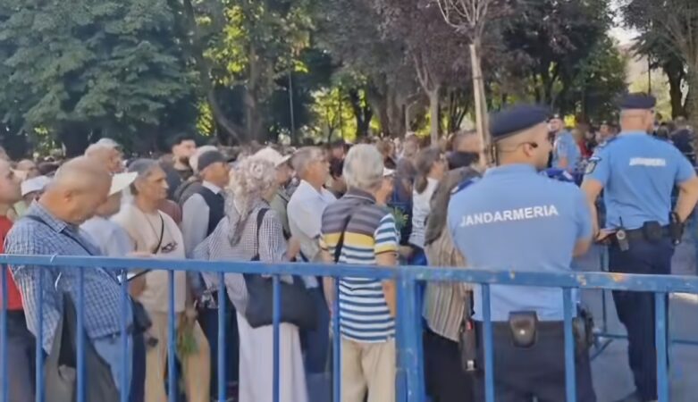 Târgoviște, în siguranță de Sfântul Nifon! Forțele de ordine au fost la datorie, iar sărbătoarea s-a încheiat fără incidente Târgoviște, în siguranță de Sfântul Nifon! Forțele de ordine au fost la datorie, iar sărbătoarea s-a încheiat fără incidente