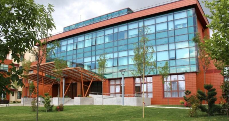 Universitatea „Valahia” face economie la energie și investește în sustenabilitate Universitatea „Valahia” face economie la energie și investește în sustenabilitate
