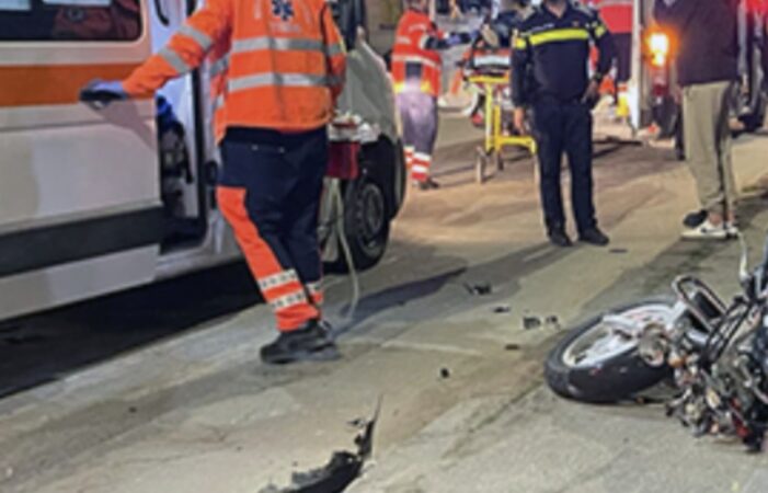 Accident la Valea Voievozilor! Un moped electric, lovit pe DN 72
