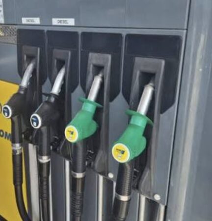  Benzina atinge un nou maxim istoric! Majorarea costurilor cu combustibilul ar putea duce, în perioada următoare, și la alte creșteri de prețuri