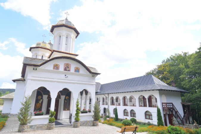 Biserica Mănăstirii Cota 1000, sfințită pe 4 octombrie. Credincioșii sunt așteptați la un moment important pentru comunitatea ortodoxă din Dâmbovița