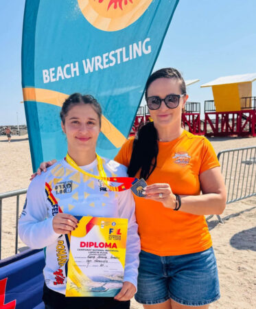 CSM Târgoviște, aur și bronz la Campionatul Național de Lupte pe Plajă! Simona Ionescu, campioană națională pentru al patrulea an consecutiv