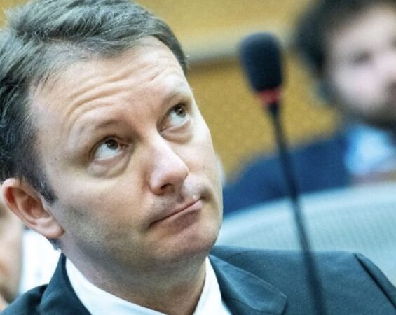 GUVERNUL MUREȘAN, ÎN PERICOL ÎNAINTE DE VOT GUVERNUL MUREȘAN, ÎN PERICOL ÎNAINTE DE VOT