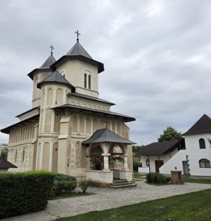 Biserica „Sf. Împărați Constantin și Elena” din Târgoviște, ctitorie a lui Matei Basarab, va fi sfințită după ample lucrări de restaurare Biserica „Sf. Împărați Constantin și Elena” din Târgoviște, ctitorie a lui Matei Basarab, va fi sfințită după ample lucrări de restaurare