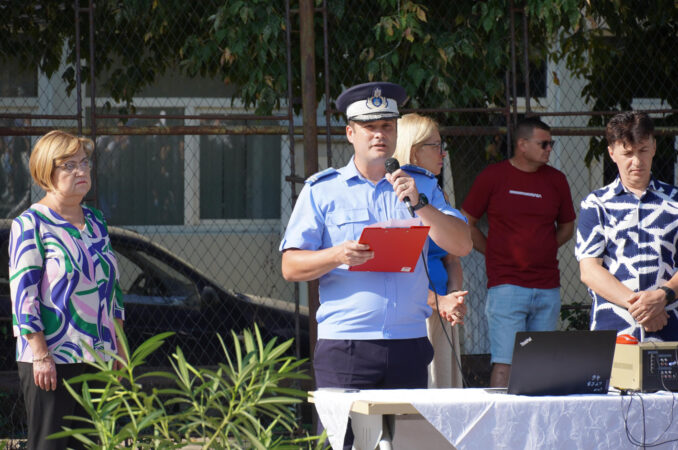 Jandarmii dâmbovițeni, alături de elevi la început de an școlar