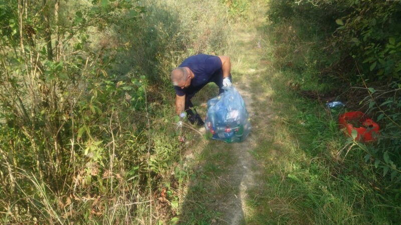 Jandarmii din Dâmbovița au participat la Ziua Națională de Curățenie. Au ecologizat zona montană Jandarmii din Dâmbovița au participat la Ziua Națională de Curățenie. Au ecologizat zona montană
