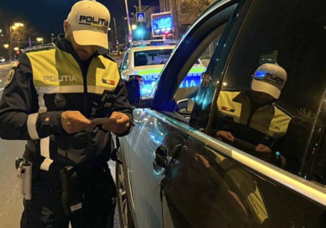 PESTE 500 DE AMENZI ȘI 22 DE ȘOFERI SCOȘI DIN TRAFIC, ÎN DOAR 24 DE ORE, ÎN DÂMBOVIȚA! PESTE 500 DE AMENZI ȘI 22 DE ȘOFERI SCOȘI DIN TRAFIC, ÎN DOAR 24 DE ORE, ÎN DÂMBOVIȚA!