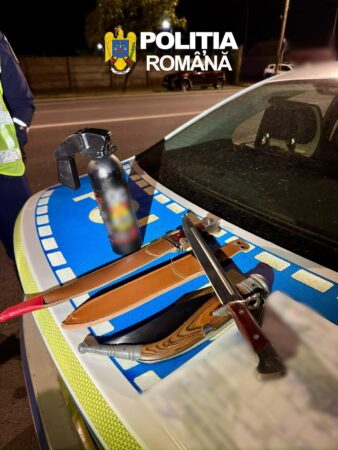 RAZIE LA TÂRGOVIȘTE!  SĂBII, CUȚITE ȘI SPRAY LACRIMOGEN, ÎN MAȘINA UNOR BĂRBAȚI CARE MERGEAU LA O PETRECERE