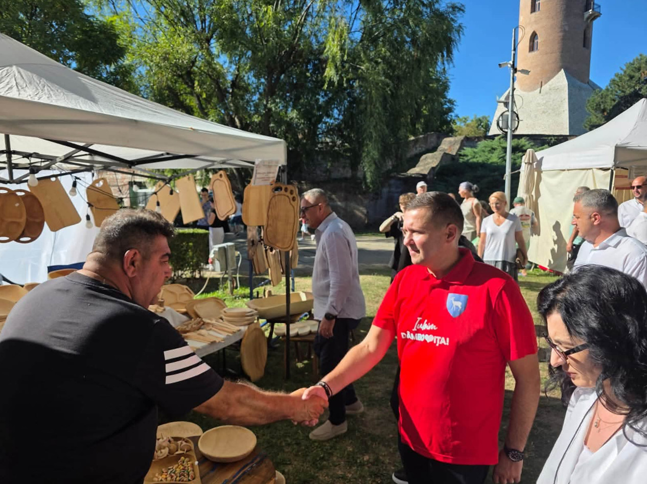 Tradiția românească, la loc de cinste în Parcul Chindia! Târgul Meșterilor Populari, un reper al Zilelor Cetății Târgoviște