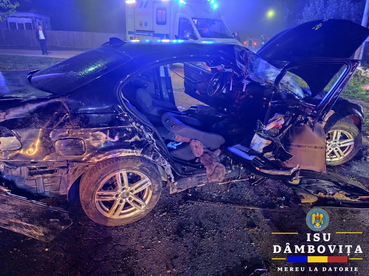 La un pas de tragedie, în Braniștea! Un tânăr fără permis a intrat cu mașina într-un stâlp