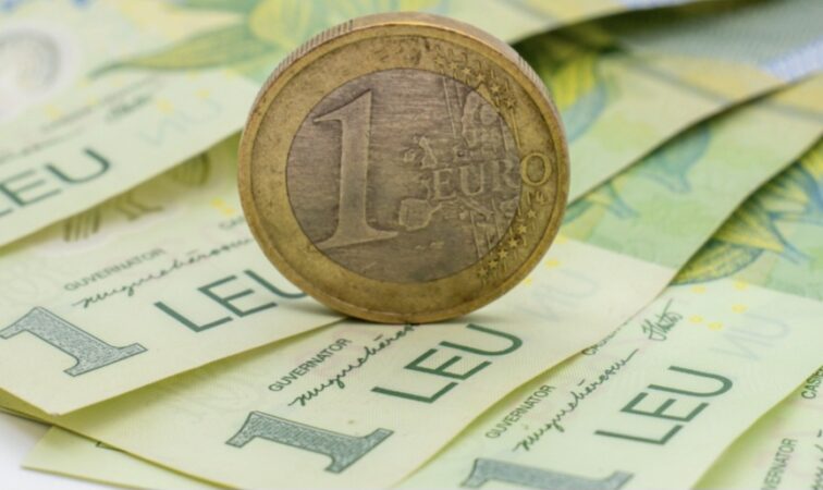 Leul pierde teren în fața euro și dolarului. Aurul se scumpește puternic Leul pierde teren în fața euro și dolarului. Aurul se scumpește puternic