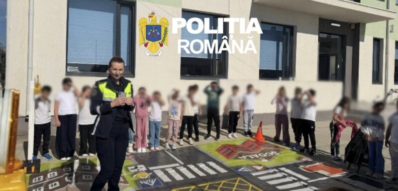 Polițiștii au mers la Corbii Mari pentru prevenție: drogurile, bullyingul și siguranța rutieră, în atenția elevilor și părinților Polițiștii au mers la Corbii Mari pentru prevenție: drogurile, bullyingul și siguranța rutieră, în atenția elevilor și părinților