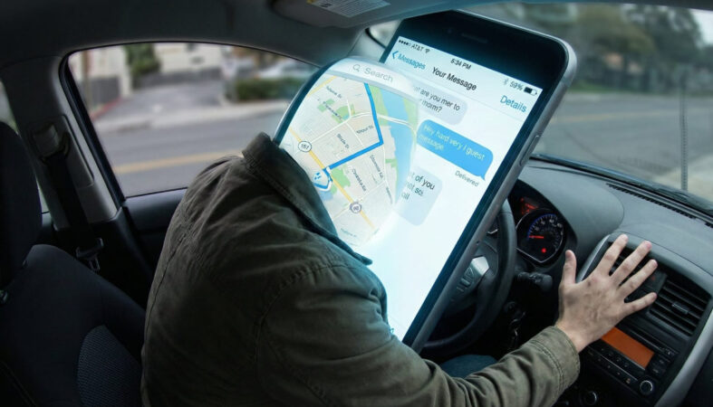 Telefoanele mobile, în vizorul polițiștilor rutieri din Dâmbovița. Acțiune europeană pentru siguranța la volan Telefoanele mobile, în vizorul polițiștilor rutieri din Dâmbovița. Acțiune europeană pentru siguranța la volan